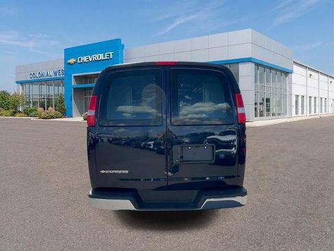 Used 2026 Chevrolet Express 2500 w/ Driver Convenience Package RWD image 4