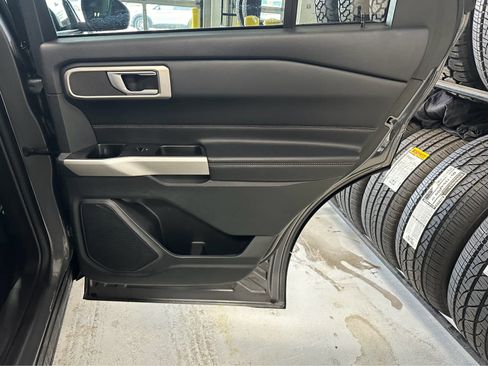 Used 2023 Ford Explorer XLT image 42