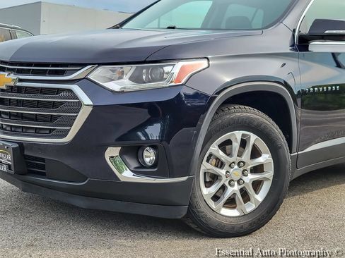 Used 2020 Chevrolet Traverse LT FWD image 3