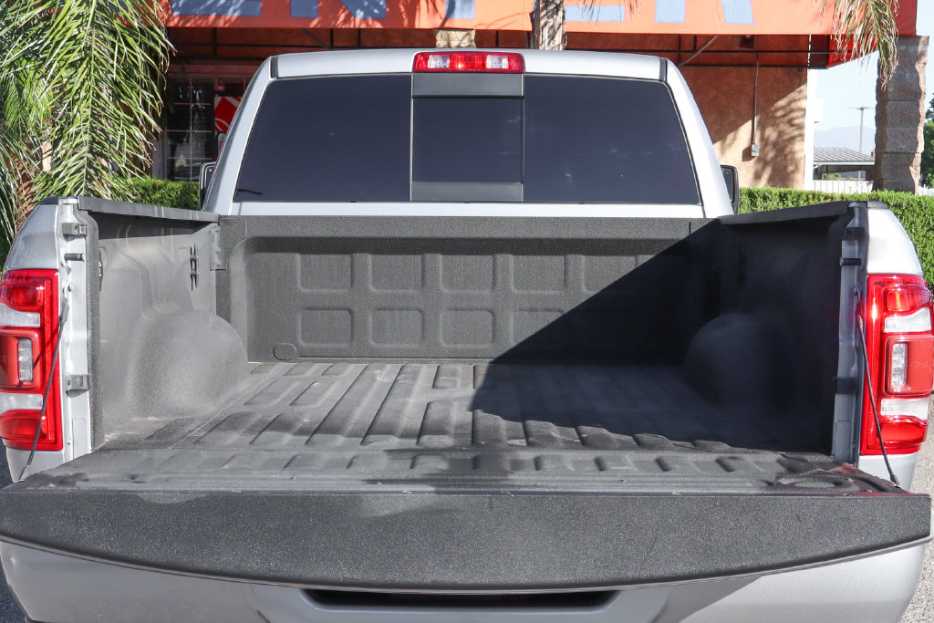 Used 2024 RAM 2500 Laramie w/ Sport Appearance Package AWD/4WD image 8