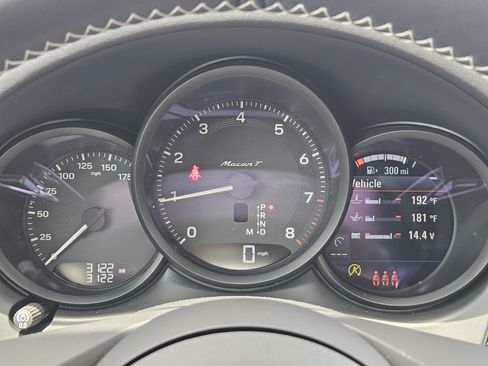 Certified 2026 Porsche Macan Turbo AWD/4WD image 16