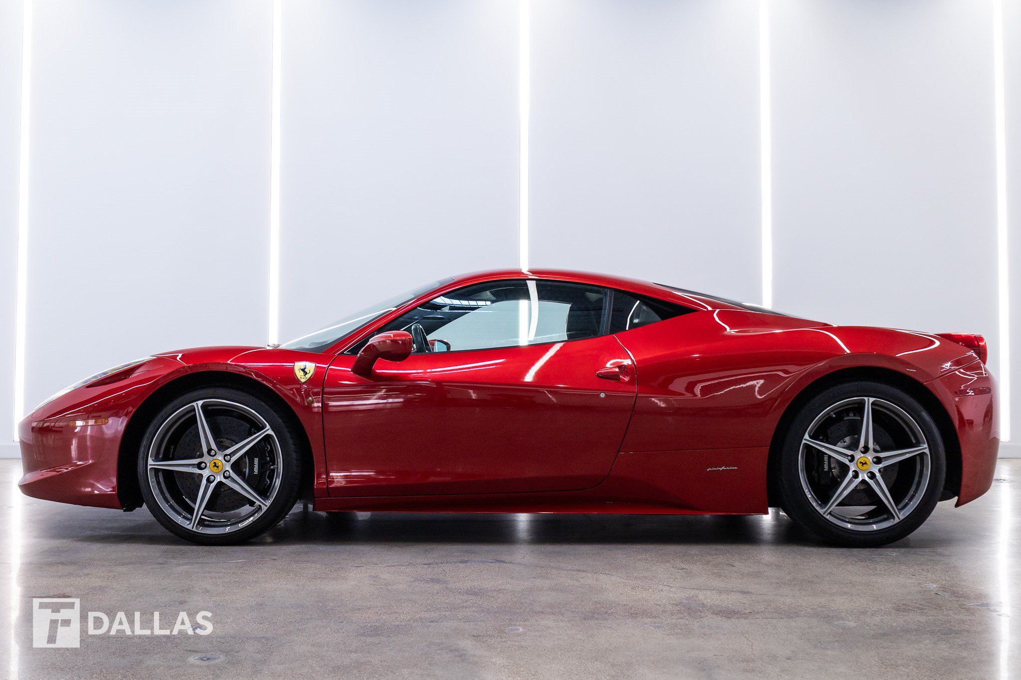 Used 2011 Ferrari 458 Italia Coupe RWD image 1