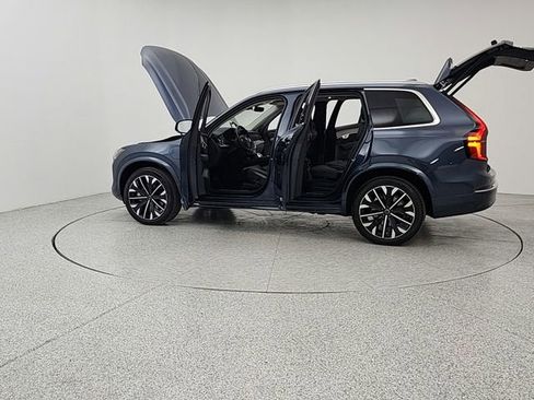 Used 2025 Volvo XC90 T8 Ultra w/ Protection Package Premier image 12