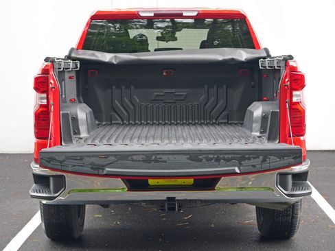 Used 2023 Chevrolet Silverado 1500 LT AWD/4WD image 9