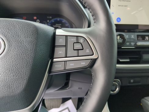 Used 2025 Toyota Grand Highlander AWD image 30