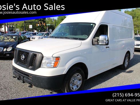 Used 2019 Nissan NV 2500 SV RWD image 1