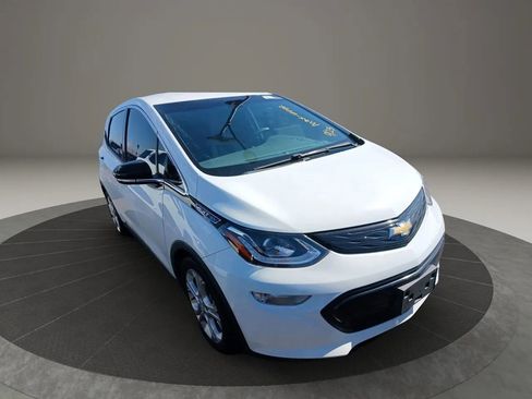 Used 2020 Chevrolet Bolt LT image 2
