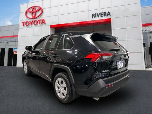 Used 2023 Toyota RAV4 LE AWD/4WD image 4