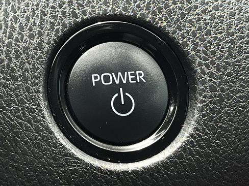 Used 2025 Toyota Camry SE w/ Convenience Package FWD image 19