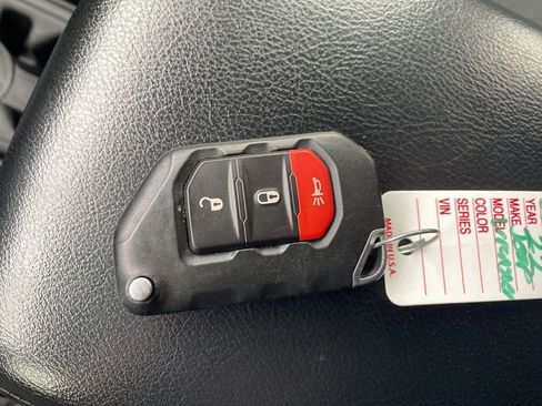 Used 2022 Jeep Wrangler Unlimited Sport AWD/4WD image 43