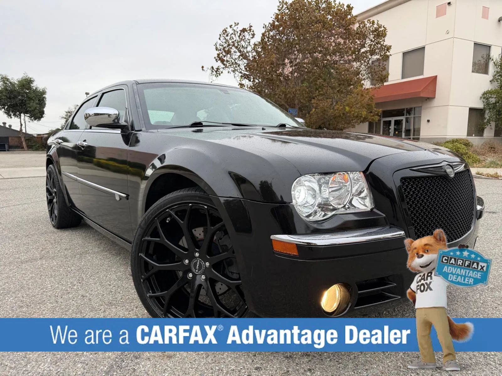 Used 2010 Chrysler 300 C w/ Luxury Group II AWD/4WD image 1