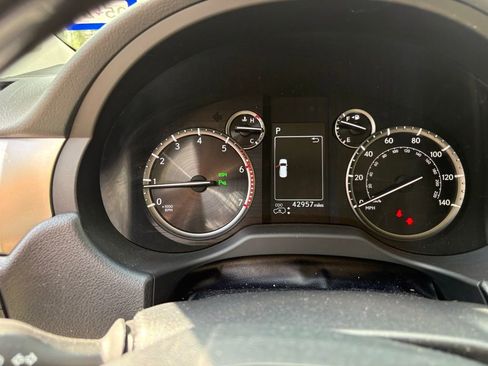 Used 2021 Lexus GX 460 Luxury w/ Off Road Package image 13