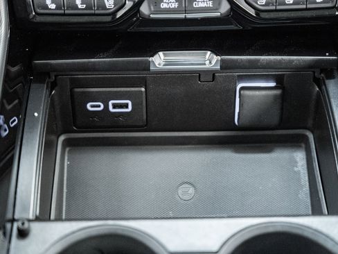 Used 2022 GMC Yukon Denali w/ Denali Premium Package image 34