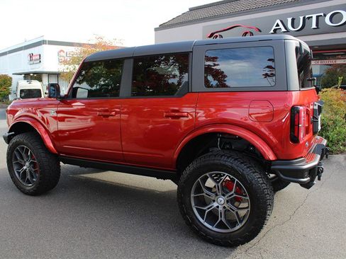 Used 2024 Ford Bronco Outer Banks image 3