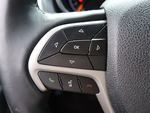 Used 2018 Jeep Grand Cherokee Altitude image 19