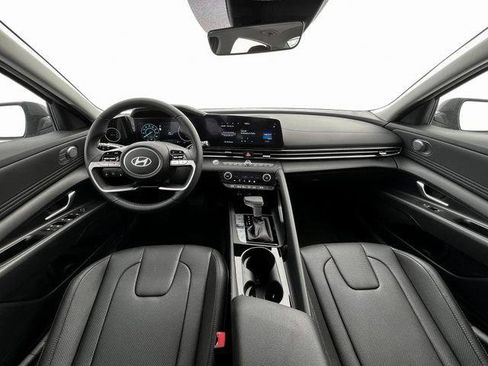 New 2025 Hyundai Elantra Limited image 13