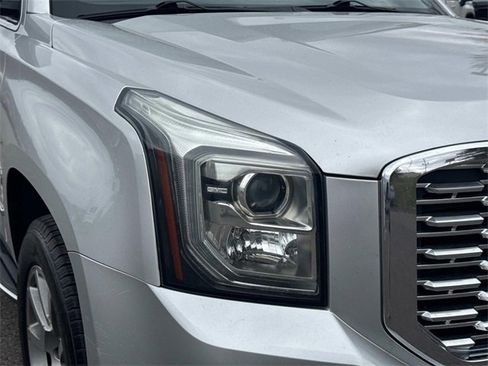 Used 2018 GMC Yukon Denali image 11