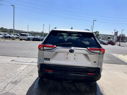 Used 2021 Toyota RAV4 SE w/ Weather & Moonroof Package AWD/4WD image 4