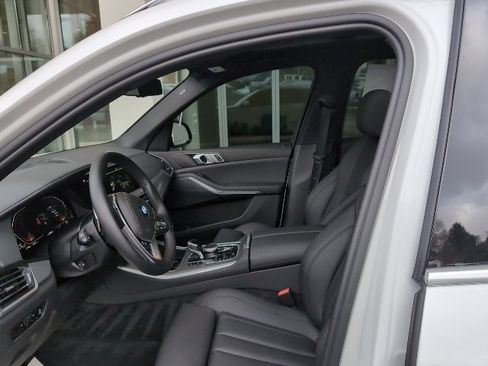 Used 2022 BMW X5 xDrive40i w/ Premium Package image 13