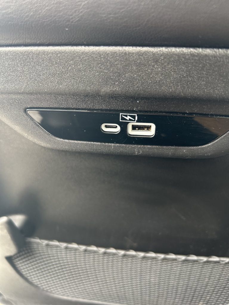 Used 2023 Chrysler Pacifica Touring-L FWD image 52