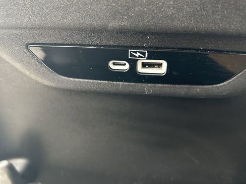 Used 2023 Chrysler Pacifica Touring-L FWD image 52