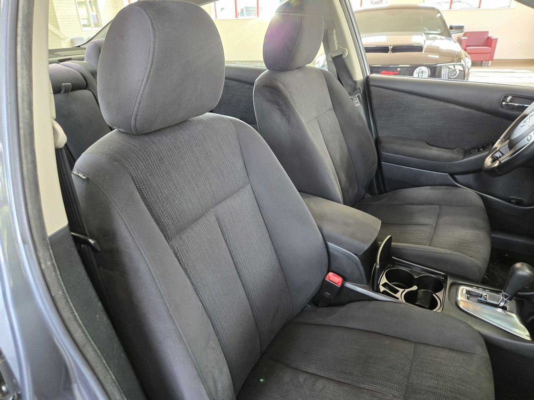 Used 2010 Nissan Altima 2.5 S w/ Convenience Plus Pkg FWD image 25