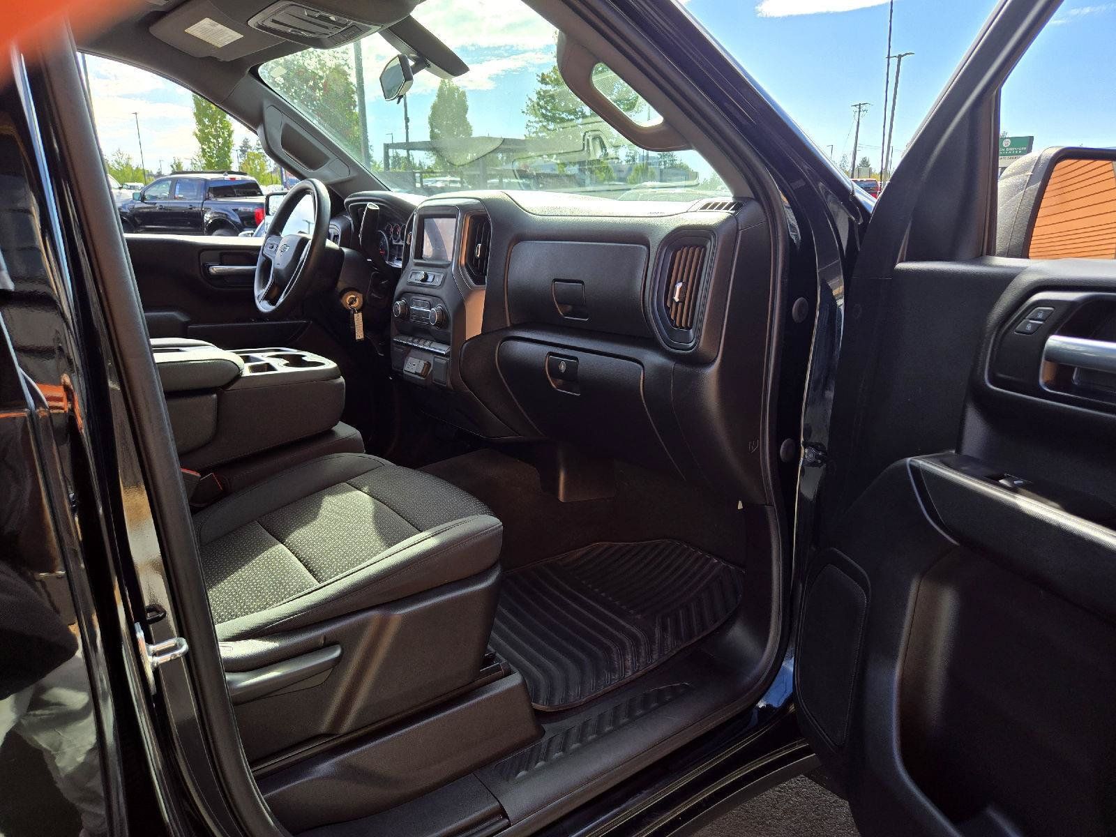 Used 2021 Chevrolet Silverado 1500 Custom Trail Boss w/ LPO, Dark Essentials Package AWD/4WD image 12