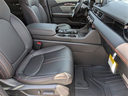 New 2025 Honda Pilot TrailSport image 27