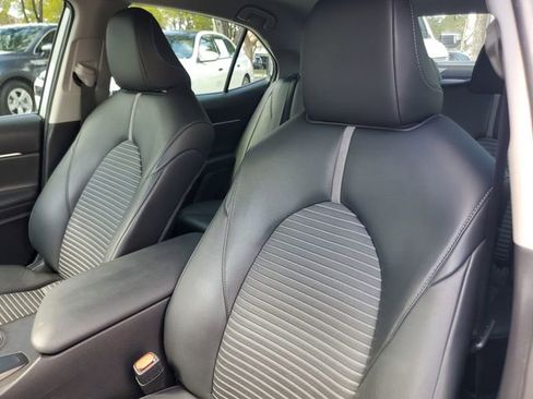 Used 2023 Toyota Camry SE image 16