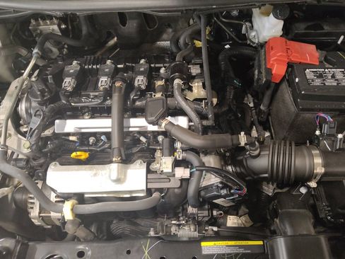Used 2025 Nissan Versa SV FWD image 30