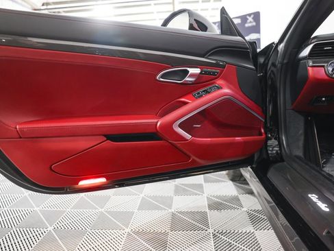 Used 2019 Porsche 911 Turbo image 24