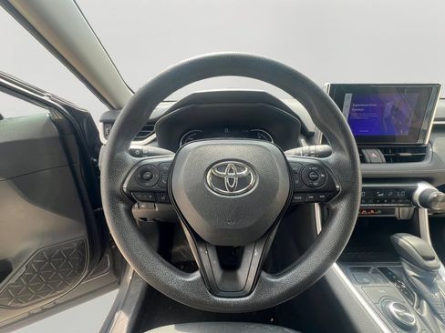 Used 2025 Toyota RAV4 XLE AWD/4WD image 12