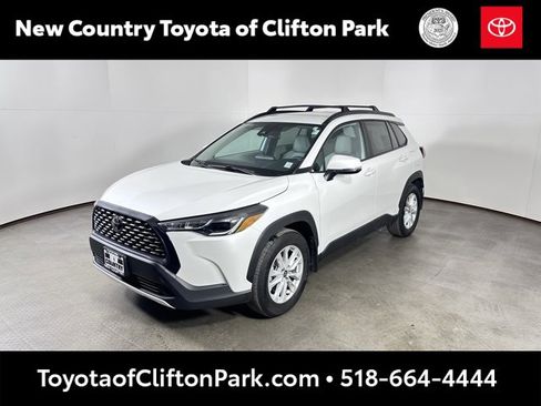 Used 2022 Toyota Corolla Cross LE image 7