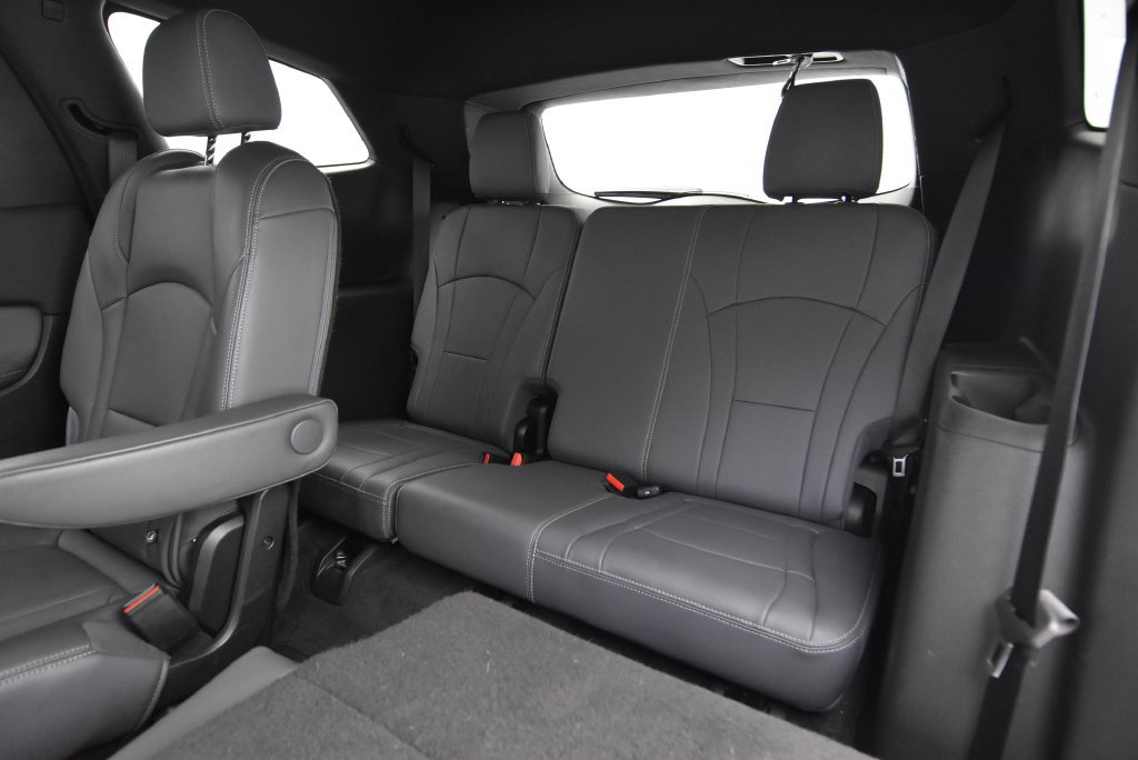 Used 2022 Buick Enclave Essence FWD image 27