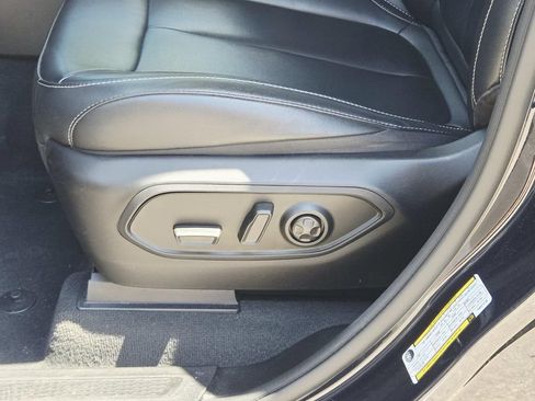 Used 2023 Jeep Grand Cherokee L Limited AWD/4WD image 41