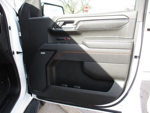 Used 2025 GMC Sierra 1500 AT4 w/ AT4 Premium Package AWD/4WD image 28