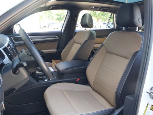 Used 2021 Volkswagen Atlas Cross Sport SE FWD image 30