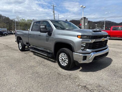 Used 2025 Chevrolet Silverado 2500 LT w/ Convenience Package image 7