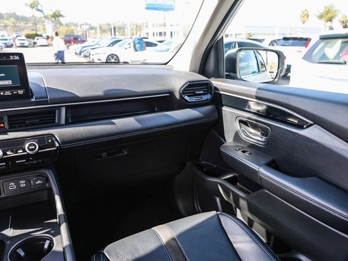 Certified 2025 Honda Pilot EX-L image 6