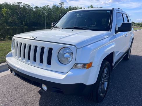 Used 2015 Jeep Patriot High Altitude AWD/4WD image 2
