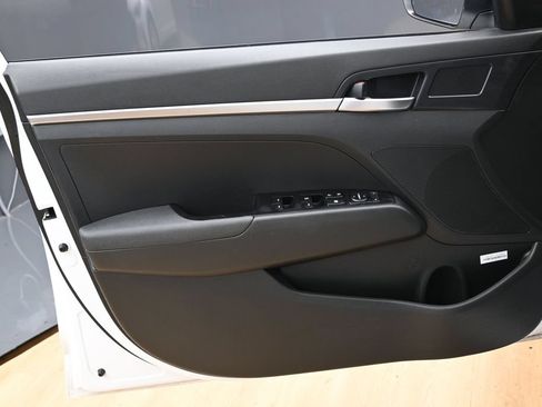 Used 2020 Hyundai Elantra SE w/ Cargo Package (C1) FWD image 36