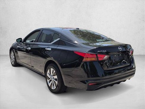 Certified 2025 Nissan Altima 2.5 S FWD image 8