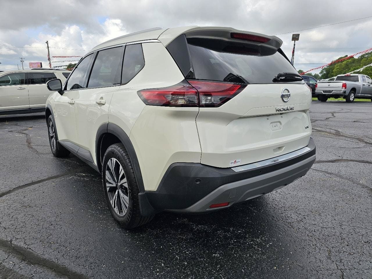 Used 2021 Nissan Rogue SV w/ Premium Package FWD image 28