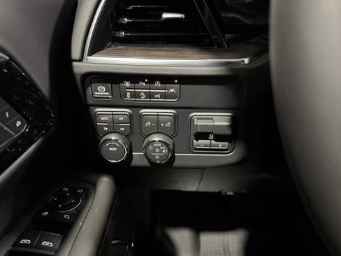 New 2026 Chevrolet Suburban Premier w/ Sun And Tow Package image 18