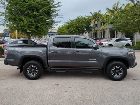 Used 2020 Toyota Tacoma TRD Off-Road w/ TRD Premium Off Road Package image 3