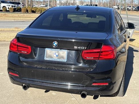 Used 2018 BMW 340i Sedan w/ Premium Package image 5