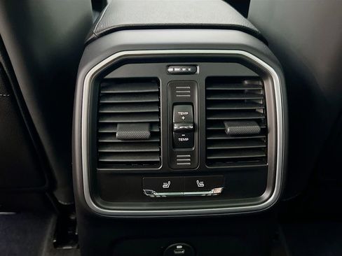 New 2026 Porsche Macan image 27