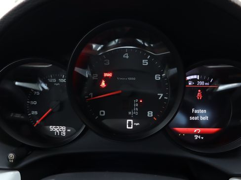 Used 2018 Porsche 718 Cayman RWD image 11