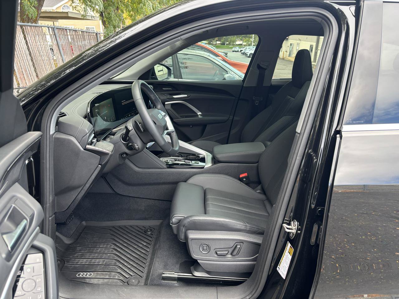 Used 2025 Audi Q5 Premium Plus w/ Premium Plus AWD/4WD image 5
