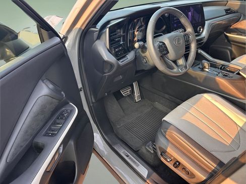 Used 2024 Lexus TX 500h AWD w/ Technology Package image 16